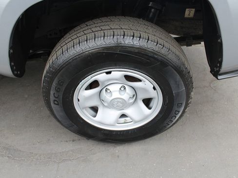 Used 2020 Toyota Tacoma SR w/ SR Convenience Package image 12