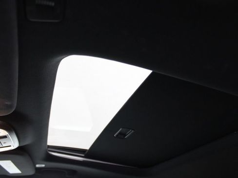 Used 2021 Jeep Grand Cherokee Limited image 53