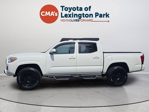 Used 2023 Toyota Tacoma SR AWD/4WD image 2
