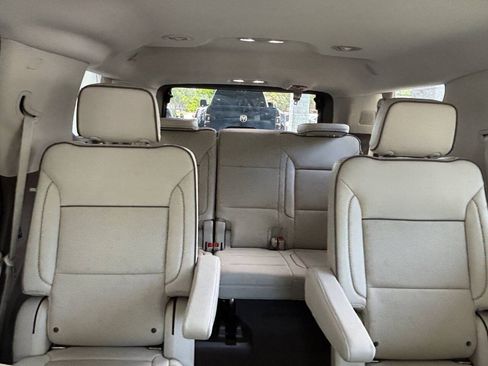 Used 2022 GMC Yukon Denali AWD/4WD image 30