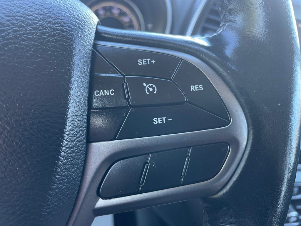 Certified 2020 Jeep Cherokee Latitude Plus w/ Comfort/Convenience Group AWD/4WD image 24