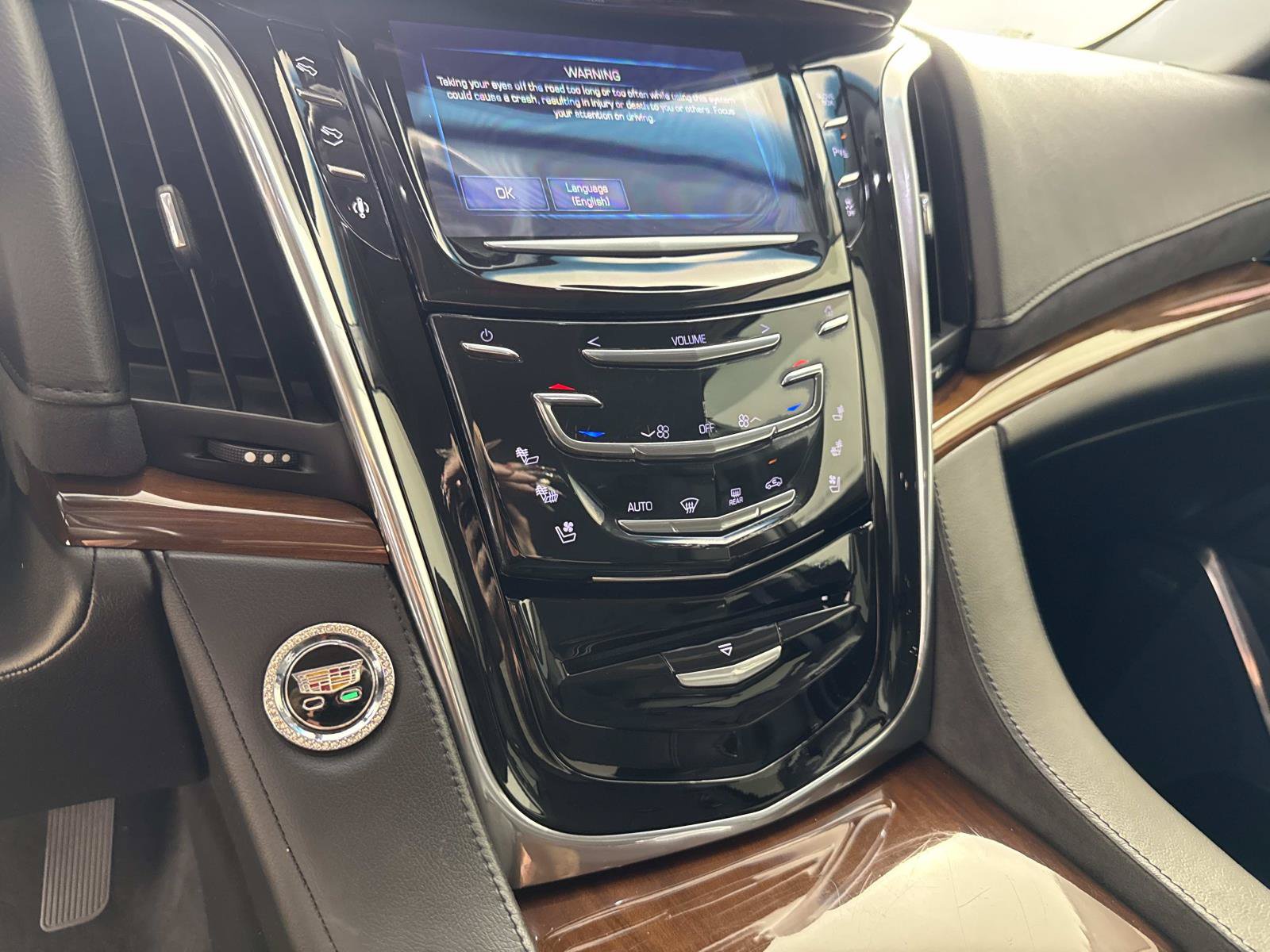 Used 2016 Cadillac Escalade 2WD image 24
