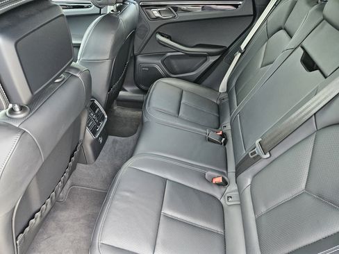 Certified 2026 Porsche Macan GTS image 28