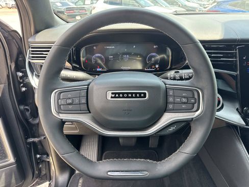 Used 2023 Jeep Wagoneer Series II RWD image 22