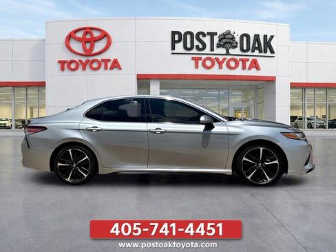 Used 2019 Toyota Camry XSE FWD image 10