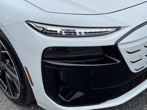 Certified 2025 Audi S6 e-tron Prestige w/ 21" Black Optic Package image 9