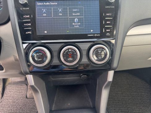 Used 2017 Subaru Forester 2.5i Premium AWD/4WD image 19
