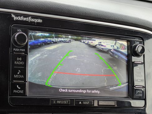 Used 2016 Mitsubishi Outlander SE image 31