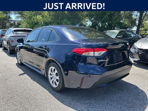 Used 2021 Toyota Corolla LE FWD image 3