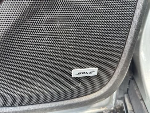 Used 2024 GMC Terrain SLT w/ Infotainment Package II image 15