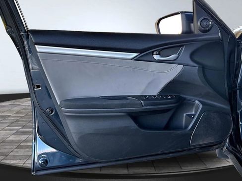 Used 2018 Honda Civic EX image 17