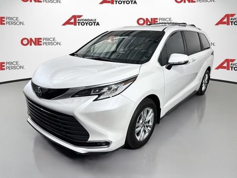 Certified 2026 Toyota Sienna Limited FWD image 4