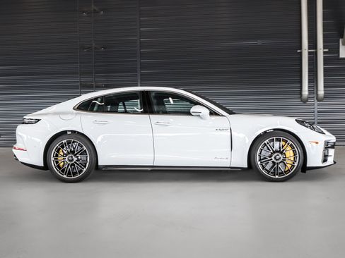 New 2026 Porsche Panamera Turbo S image 11