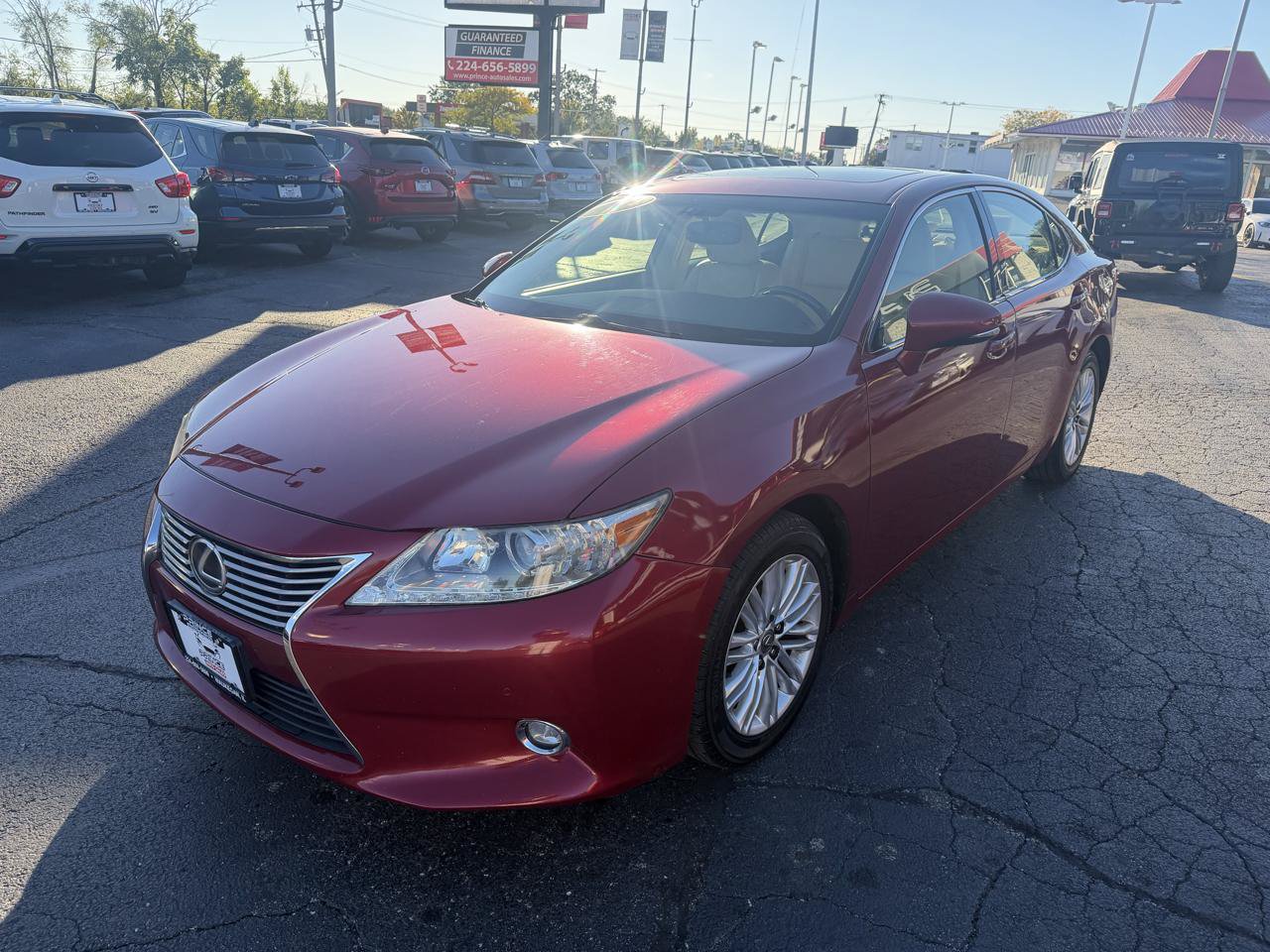 Used 2014 Lexus ES 350 w/ Luxury Package FWD image 3