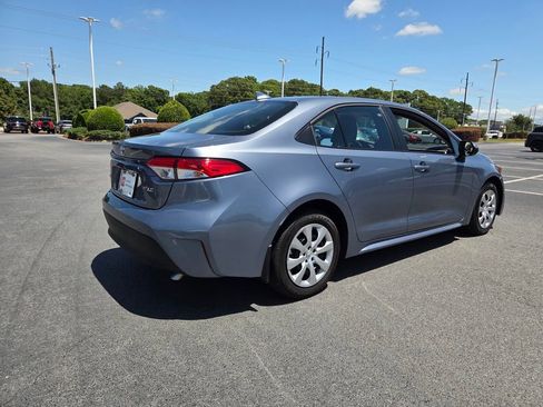 Used 2025 Toyota Corolla LE FWD image 12