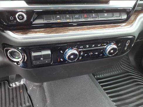 New 2026 GMC Sierra 1500 SLE w/ Preferred Package image 14