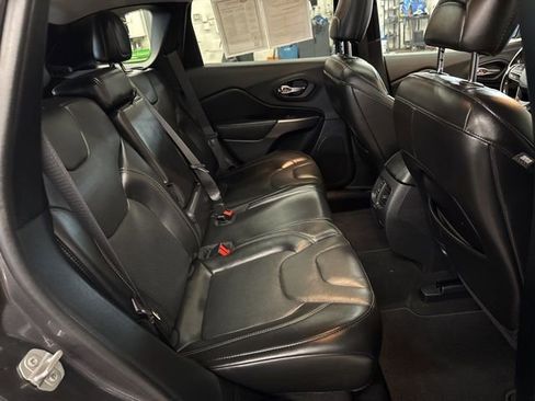 Used 2020 Jeep Cherokee Limited AWD/4WD image 24