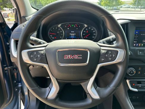 Used 2024 GMC Terrain SLE FWD image 19