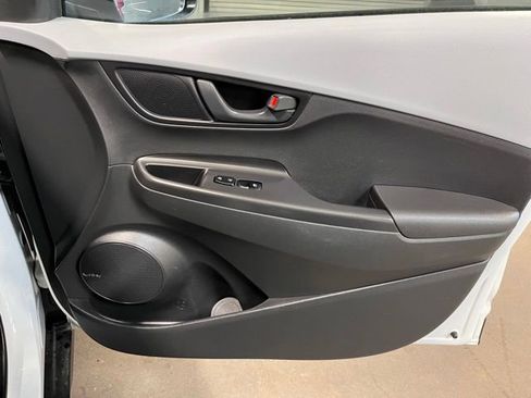 Used 2020 Hyundai Kona SEL Plus image 11