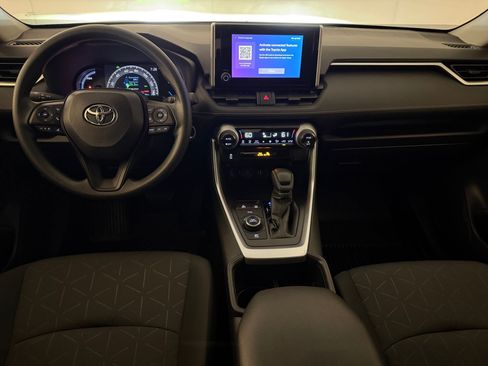 Used 2025 Toyota RAV4 XLE AWD/4WD image 26