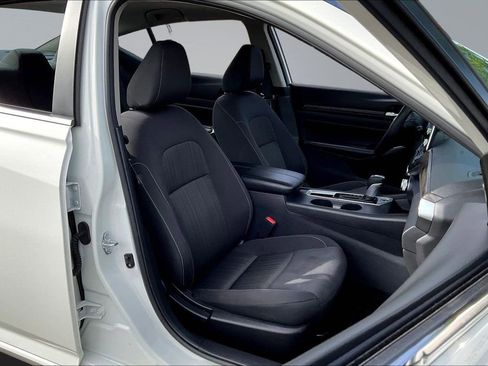 Used 2025 Nissan Altima 2.5 SV image 28