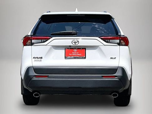 Used 2024 Toyota RAV4 XLE FWD image 6