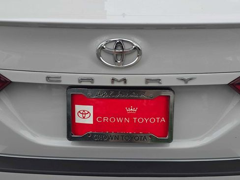 Used 2024 Toyota Camry SE FWD image 13