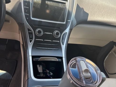 Used 2018 Lincoln MKX Select w/ Select Plus Package FWD image 14