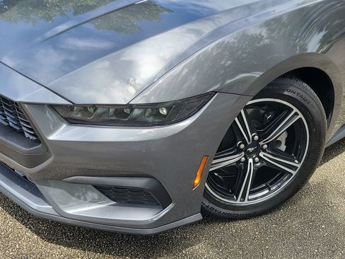 Used 2025 Ford Mustang Premium image 10