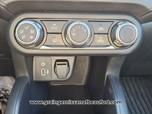 Used 2025 Nissan Versa S w/ Trunk Package image 10