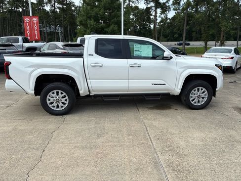 New 2026 Toyota Tacoma SR5 AWD/4WD image 8