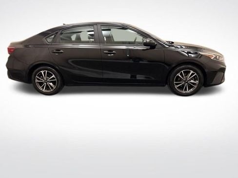 Certified 2023 Kia Forte LXS image 4