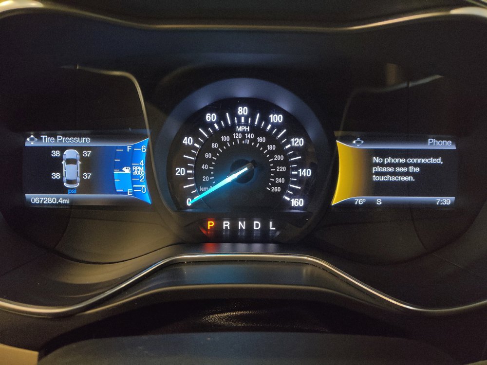 Used 2017 Ford Fusion SE w/ Fusion SE Technology Package FWD image 23