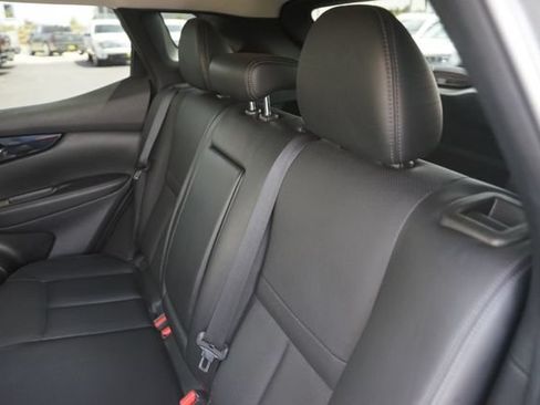 Used 2018 Nissan Rogue Sport SL w/ SL Premium Package FWD image 14