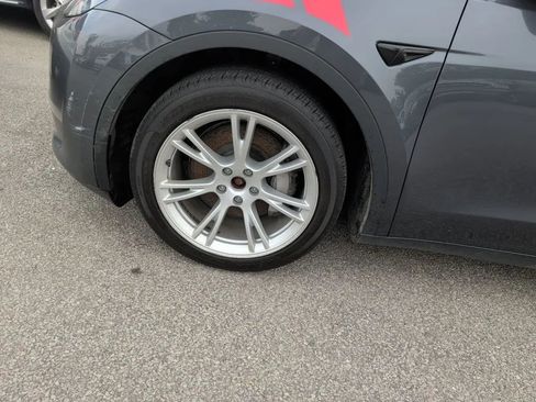 Used 2022 Tesla Model Y Long Range AWD/4WD image 8