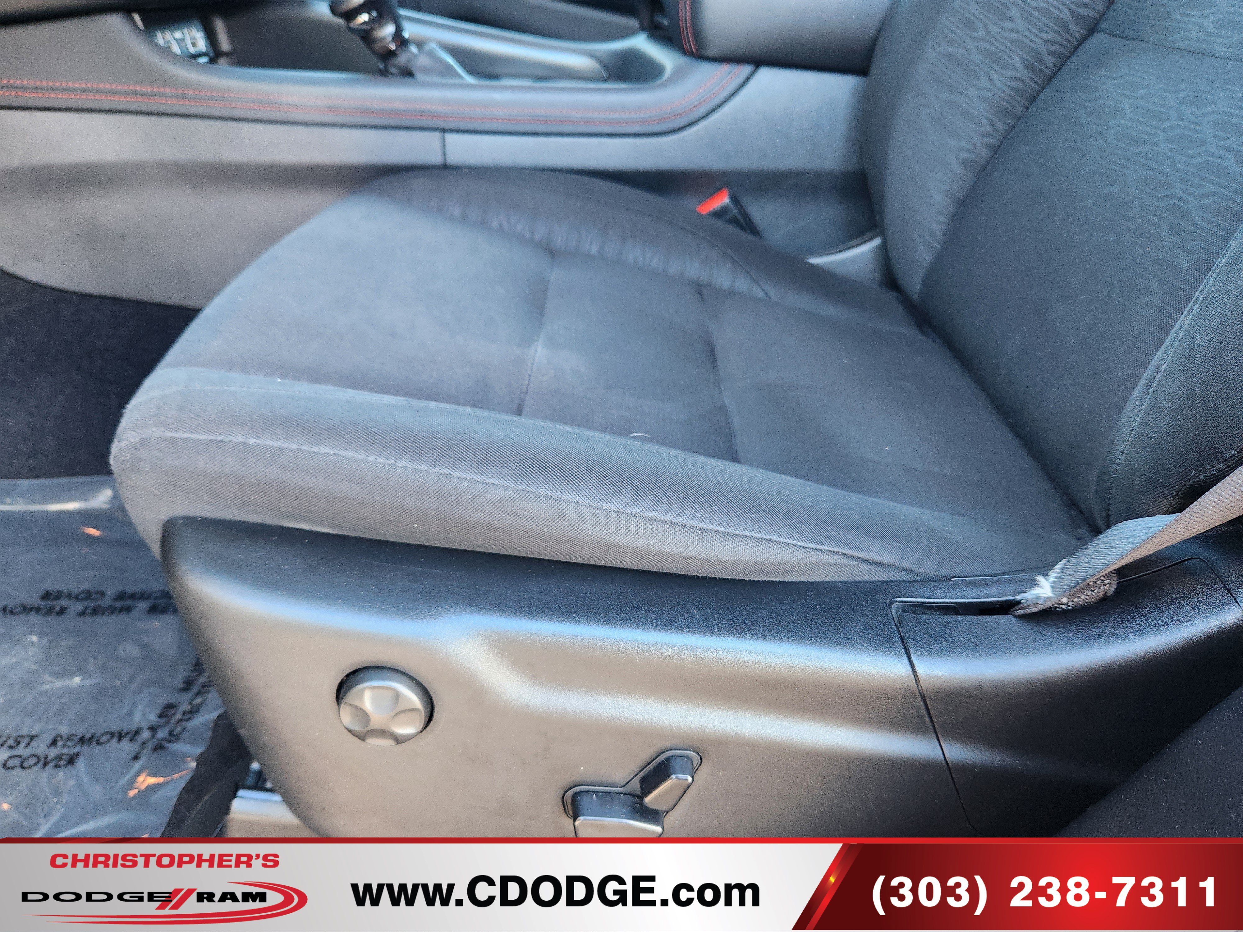 Used 2025 Dodge Durango GT AWD/4WD image 16
