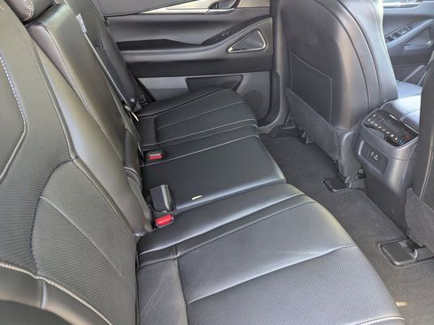 Certified 2025 INFINITI QX60 Luxe w/ Black Edition image 15