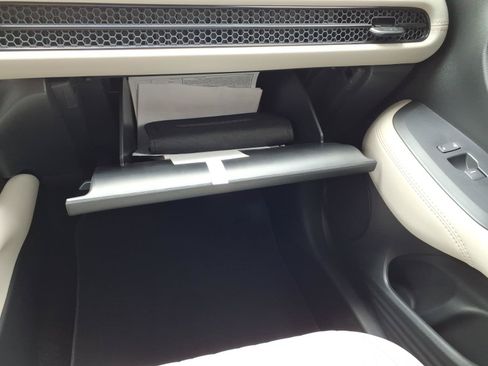 Used 2026 Honda HR-V LX image 15