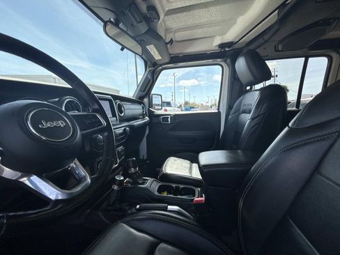 Used 2021 Jeep Wrangler Unlimited Sahara w/ Cold Weather Group image 10