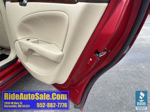 Used 2010 Buick Lucerne CXL image 35