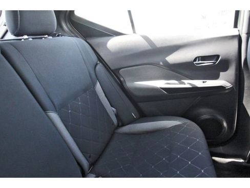 Used 2020 Nissan Kicks SV image 10