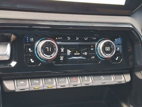 Certified 2025 GMC Sierra 1500 AT4 w/ Technology Package AWD/4WD image 18