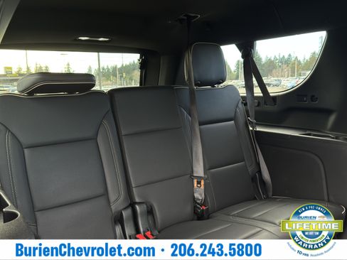 Used 2023 Chevrolet Suburban Premier image 27