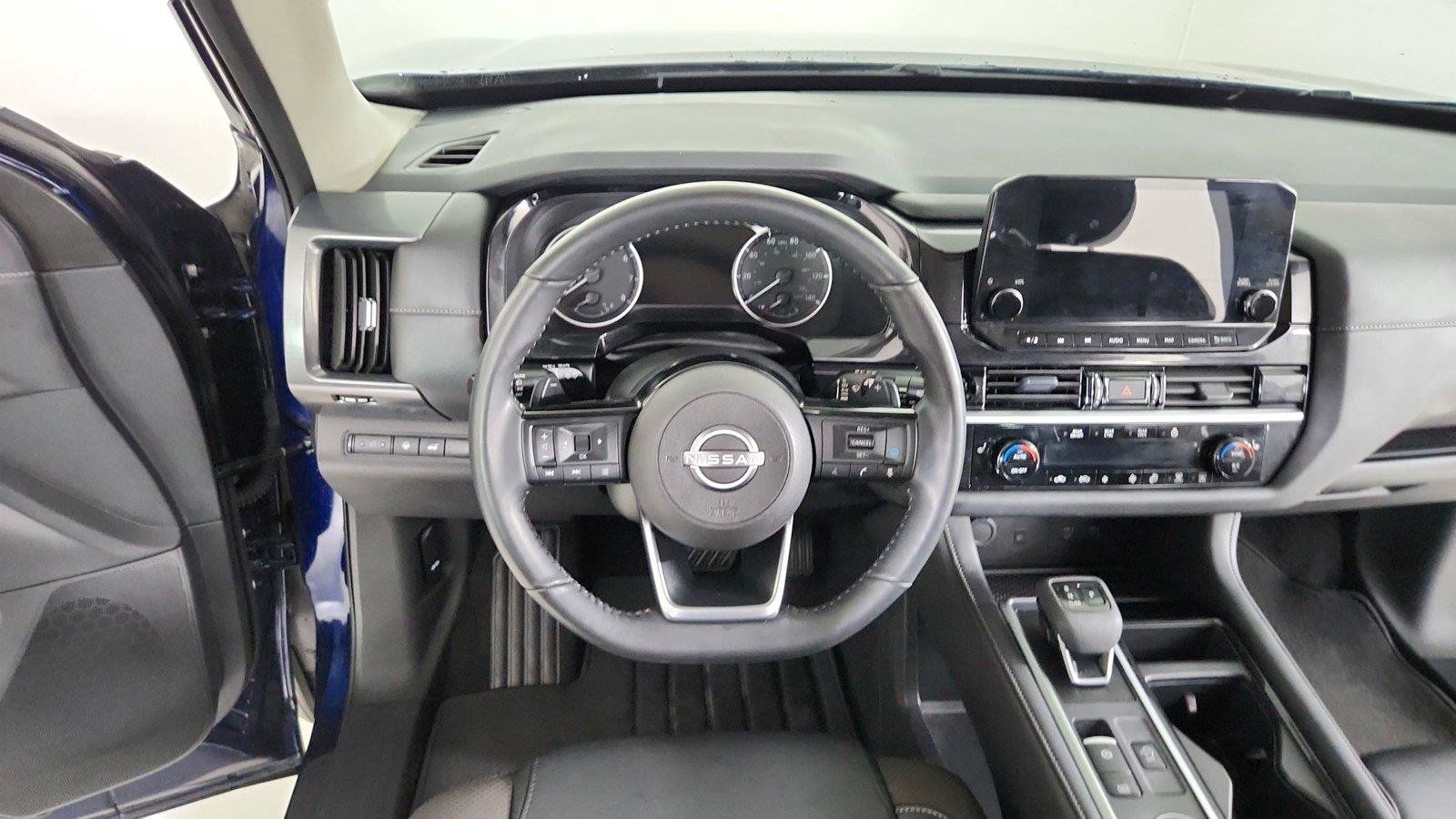 Used 2025 Nissan Pathfinder SL AWD/4WD image 19