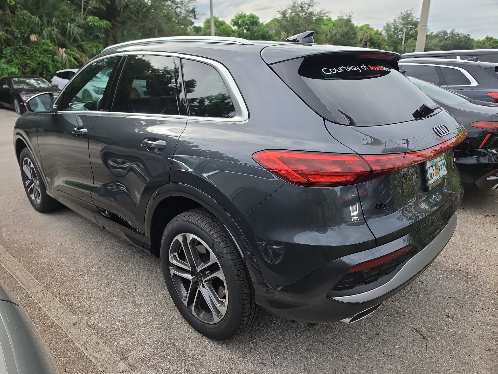 Certified 2025 Audi Q5 Premium w/ Convenience Package AWD/4WD image 4