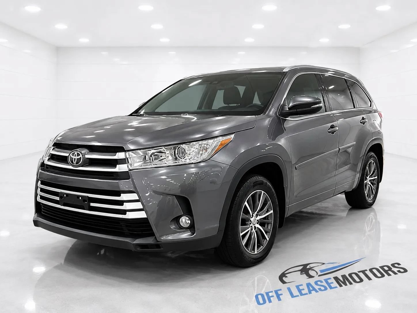 Used 2018 Toyota Highlander XLE w/ Protection Package #3 AWD/4WD image 1
