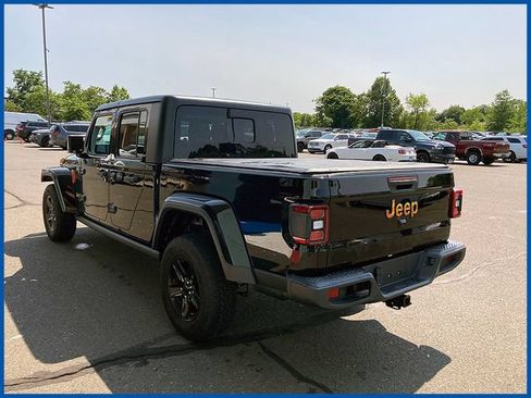 Used 2021 Jeep Gladiator Sport AWD/4WD image 5