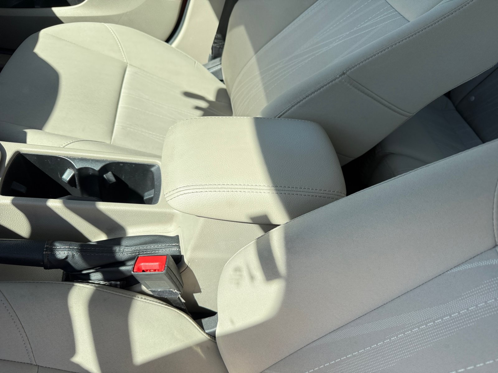 Used 2018 Ford Focus SE FWD image 14