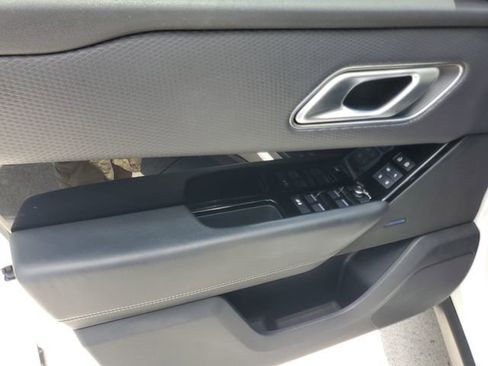 Used 2021 Land Rover Range Rover Velar S AWD/4WD image 19