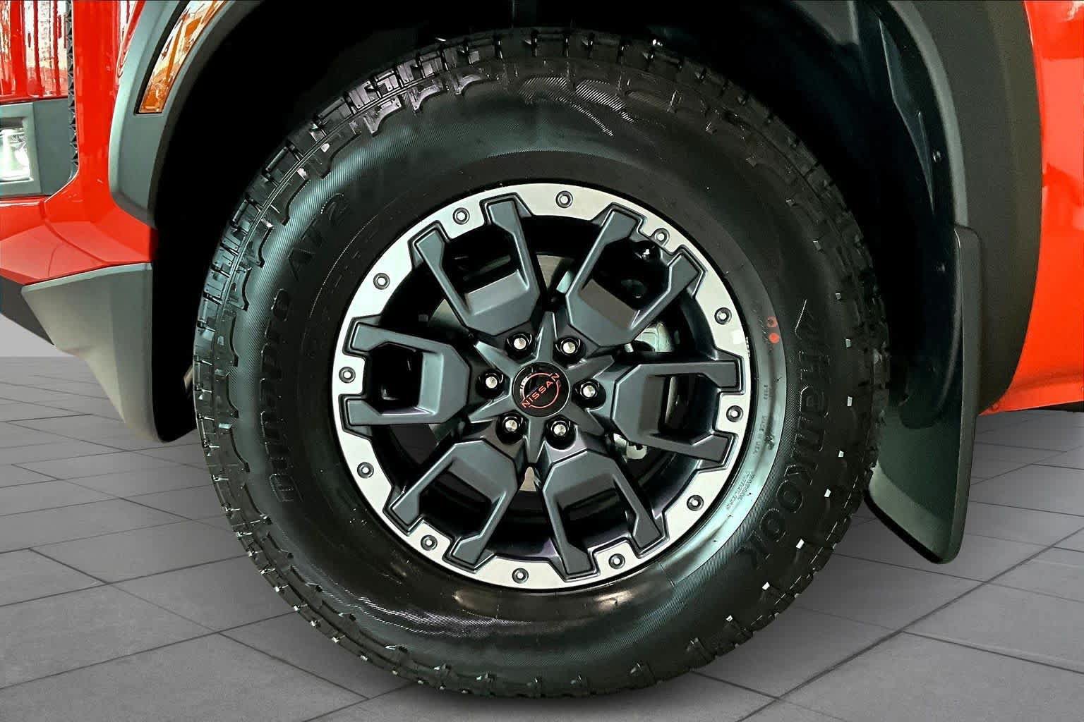 Used 2026 Nissan Frontier Pro-X w/ Pro-X Convenience Package RWD image 9